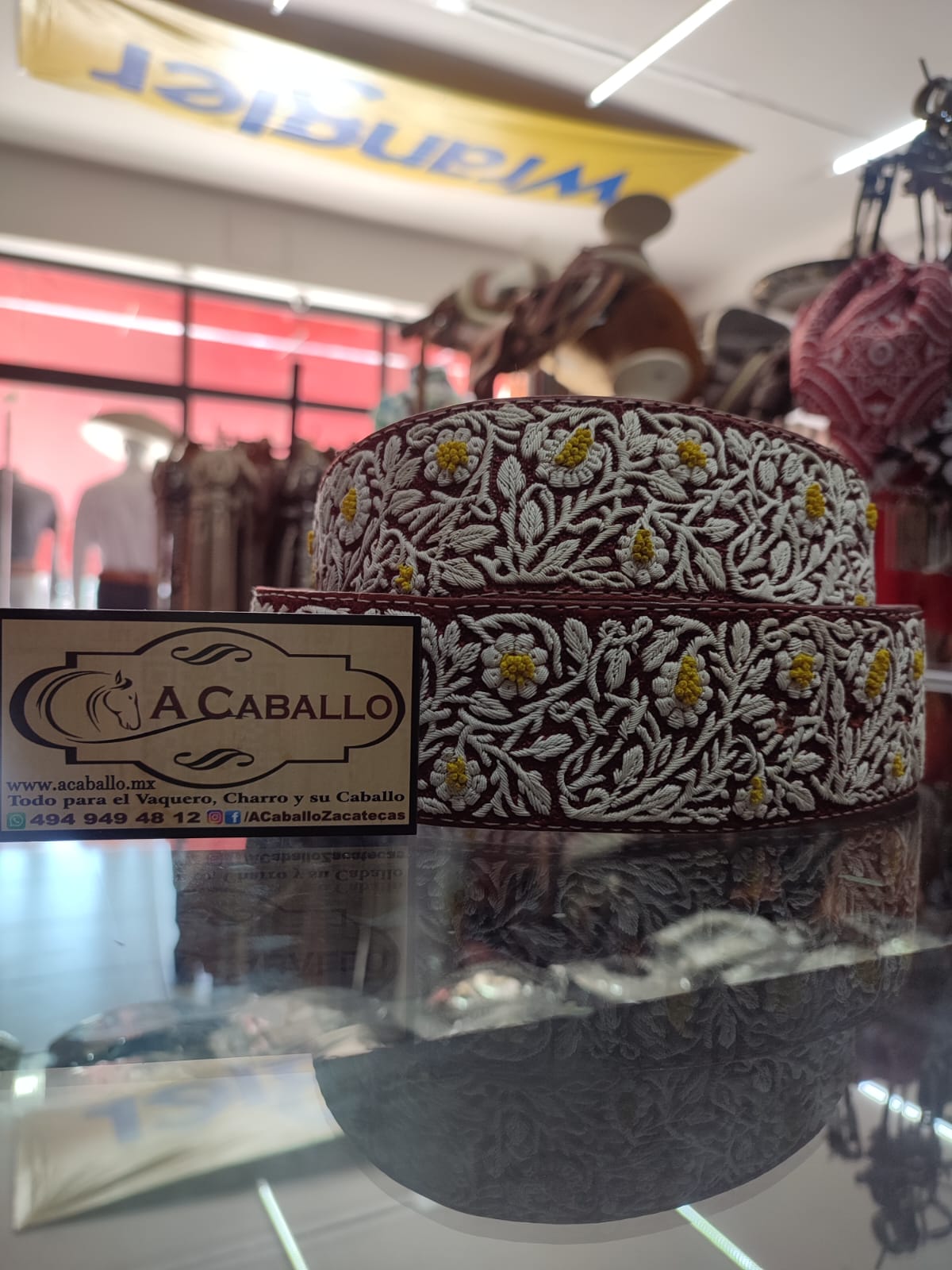 Cinto Piteado Ramas con Flor de boton en color amarillo