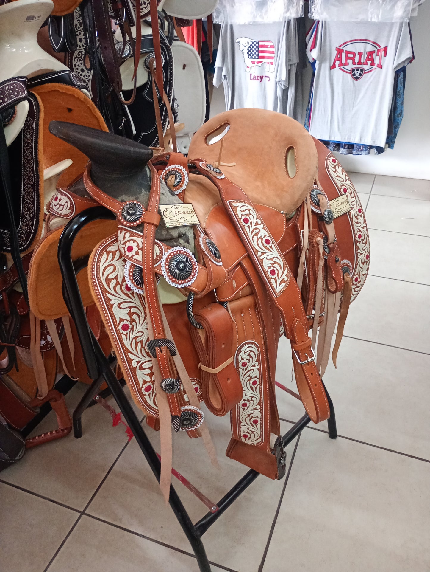 Montura Piteada Miel, Cantina, Surron, Herraje Pavonado Acero.
