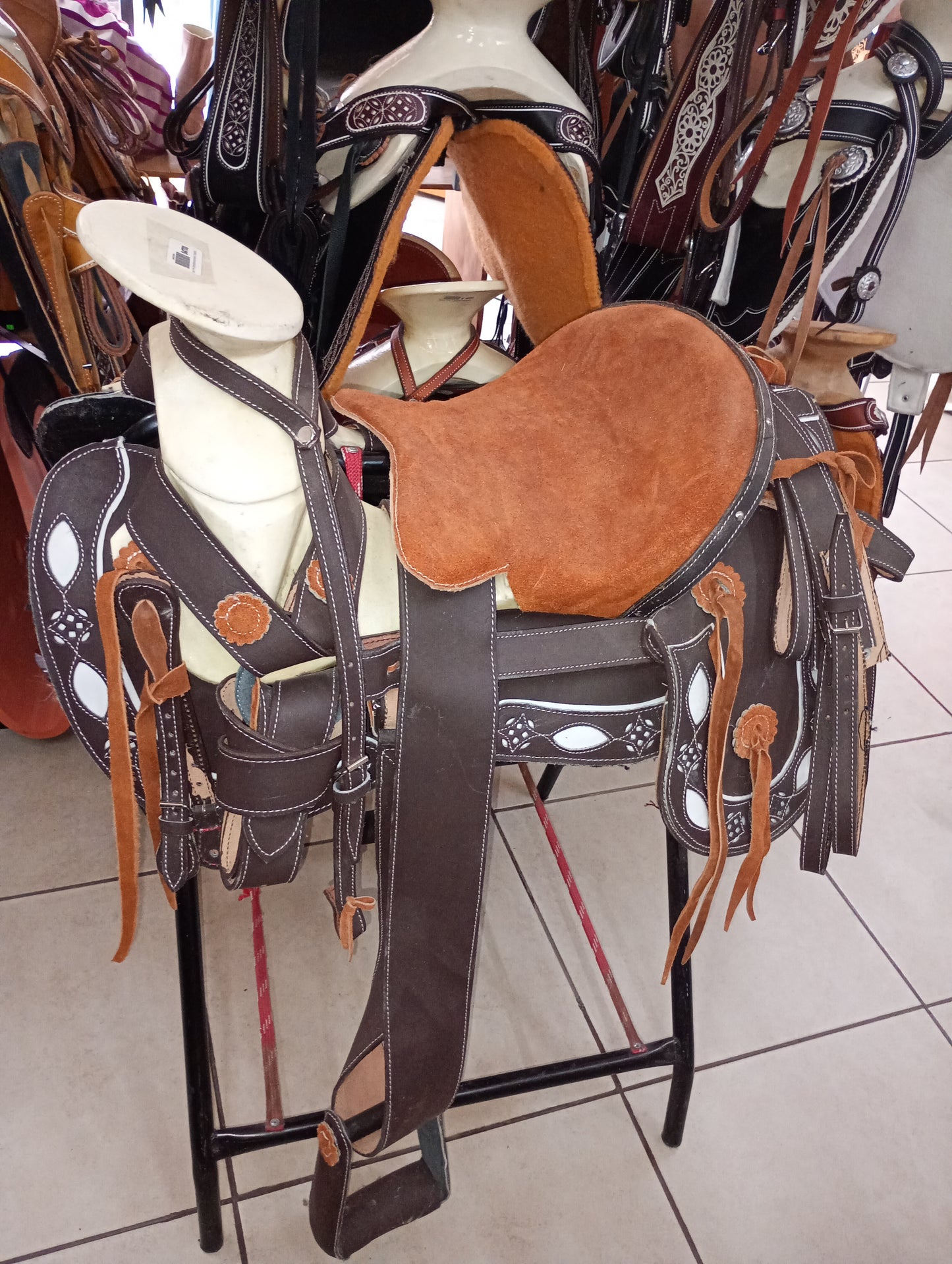 Montura Cantinas Vaqueta Economica