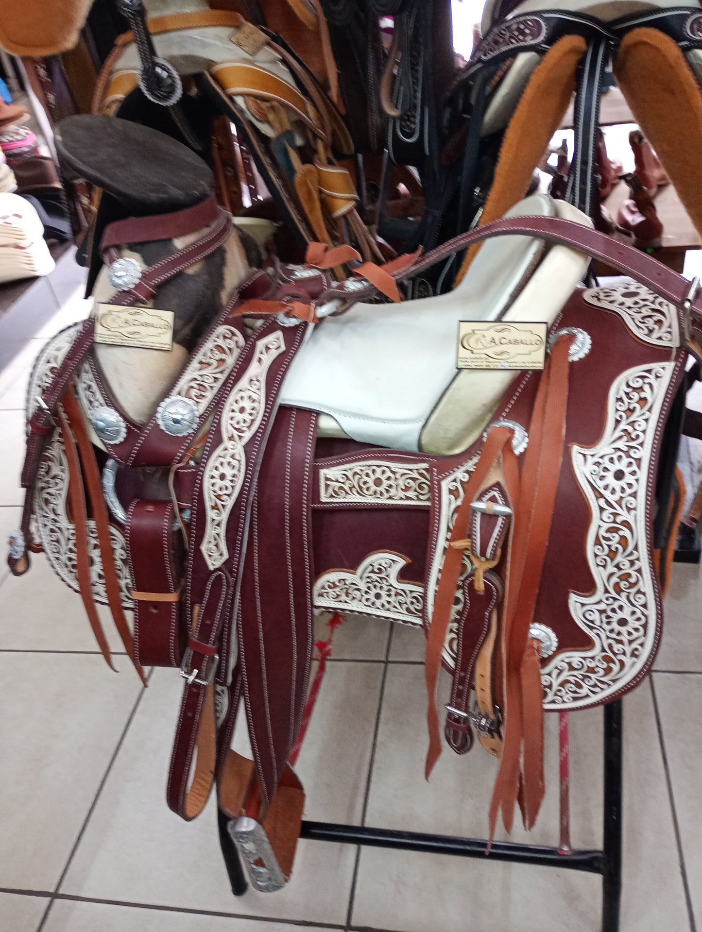 Montura Cantinas, Vistas Laser, Surron y Herraje Aluminio.