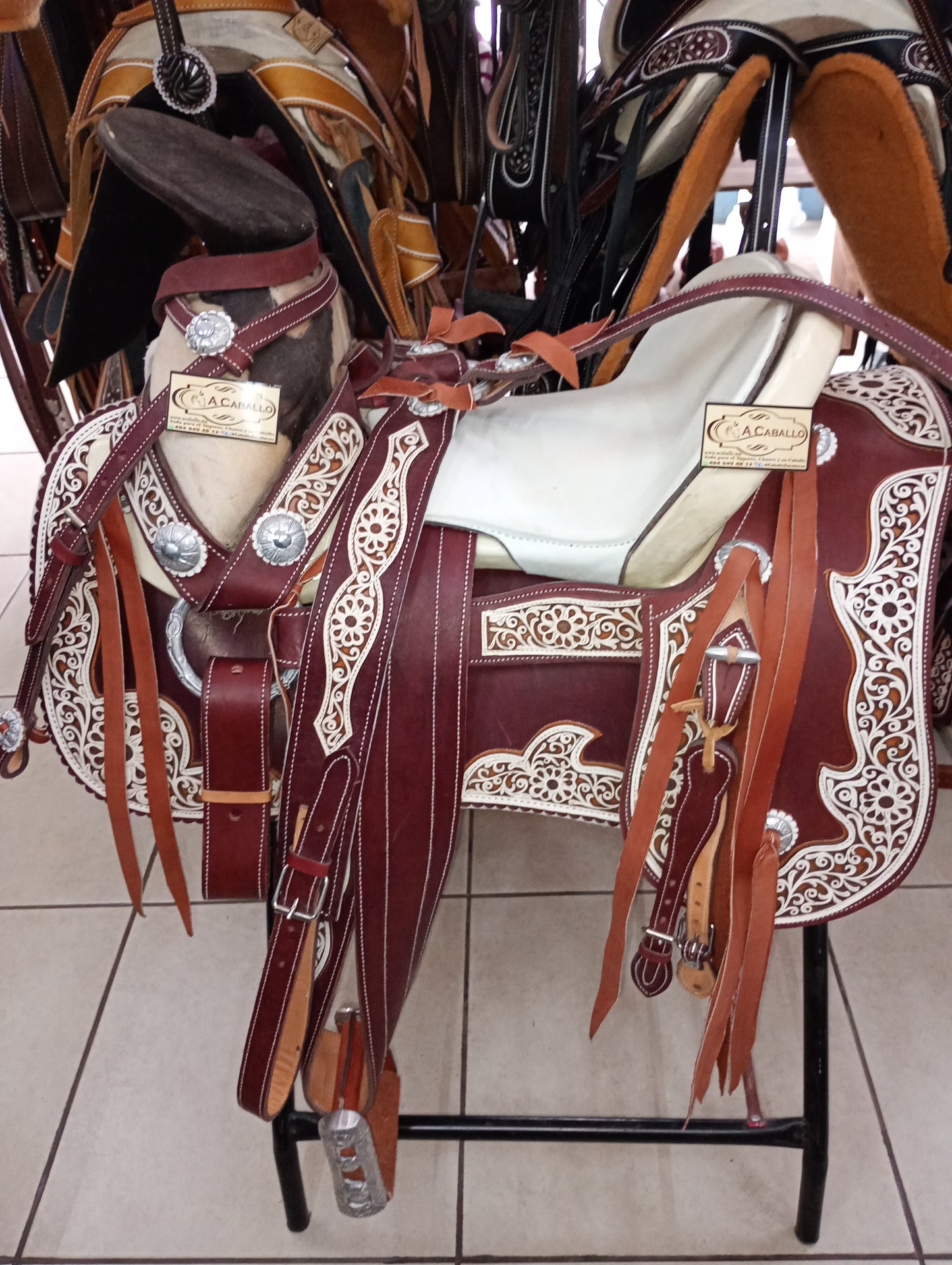 Montura Cantinas, Vistas Laser, Surron y Herraje Aluminio.