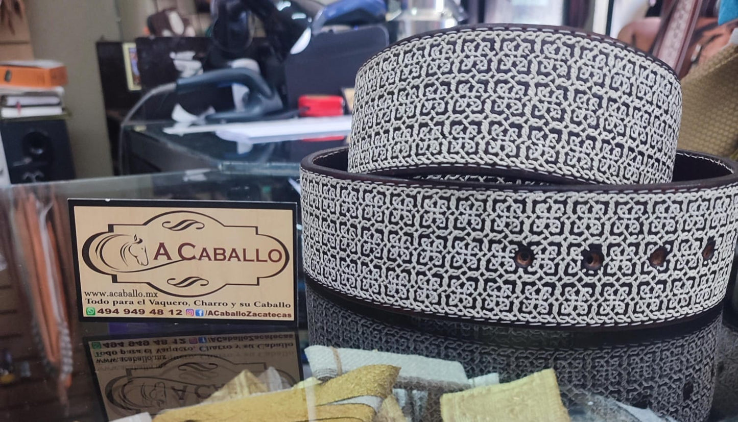 Cinto Piteado Extra Fino, Cadeneado con Vaqueta en Negro.