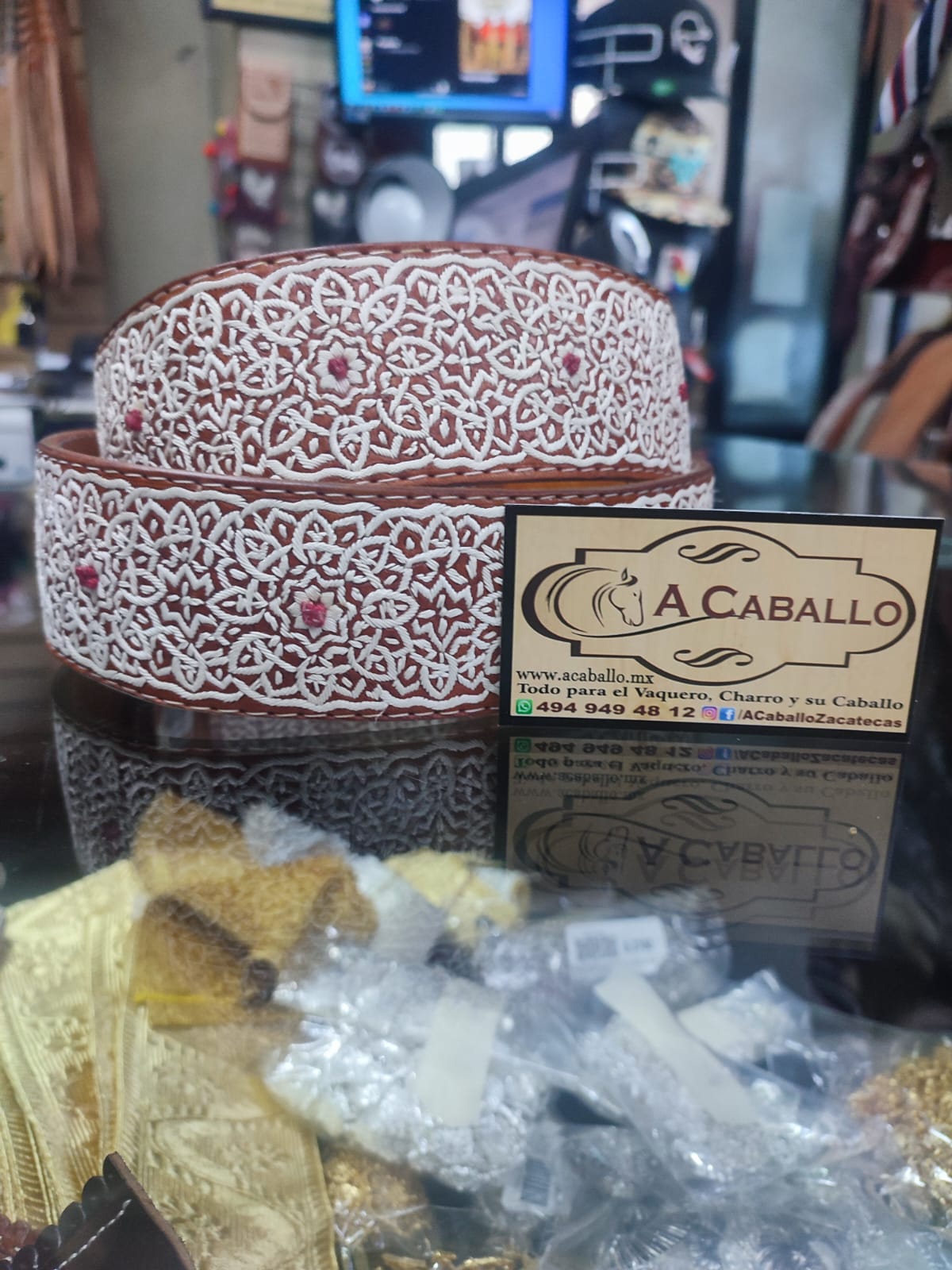 Cinto Piteado Extra Fino, Estrella con Flores y Churro en rojo