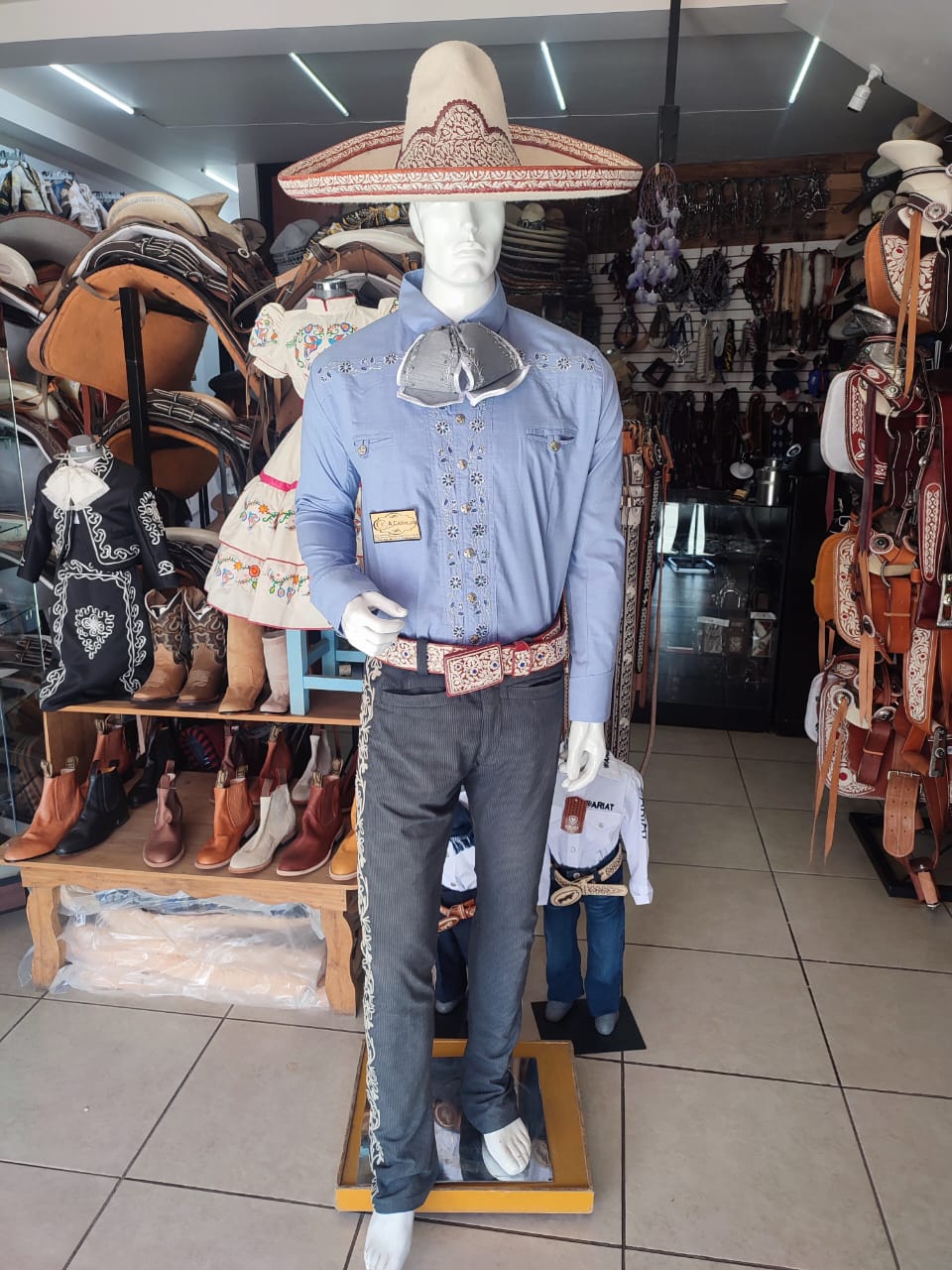 Camisa Charra Bordada Extra Fina.