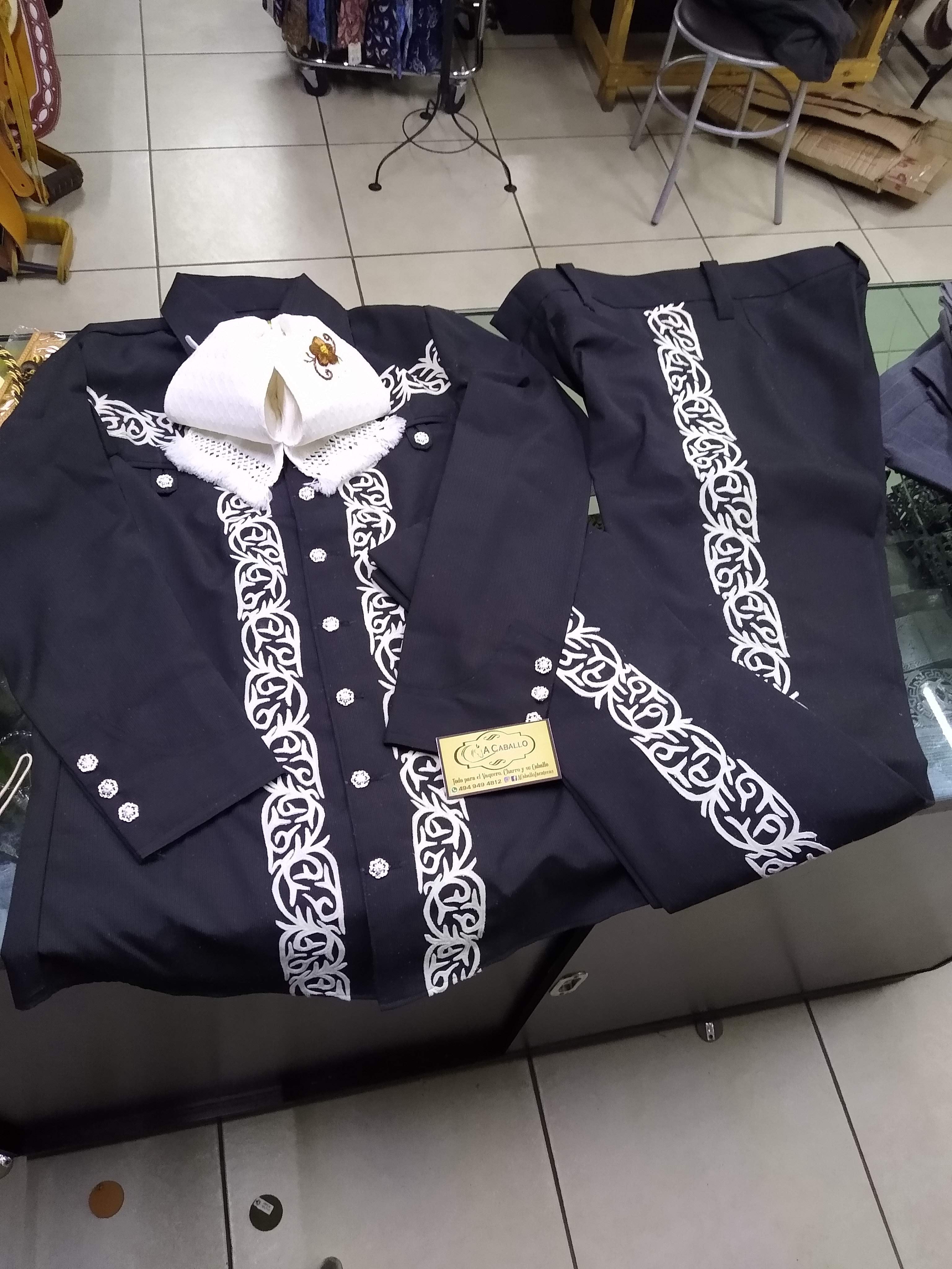 Trajes charros sales para chambelanes
