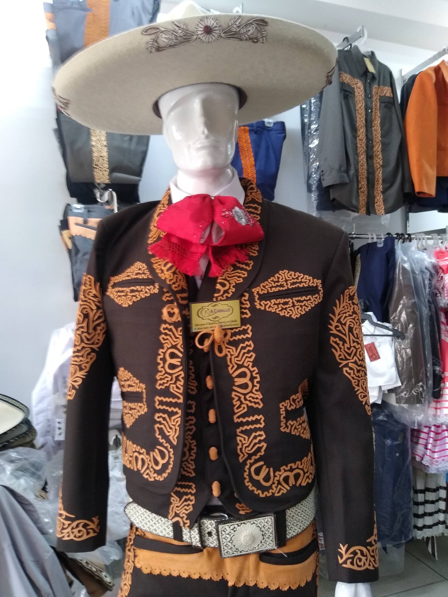 Traje Charro 3 Piezas, Pantalon, Chaleco Y Chaquetilla en Gamuzina, Greca Completa.