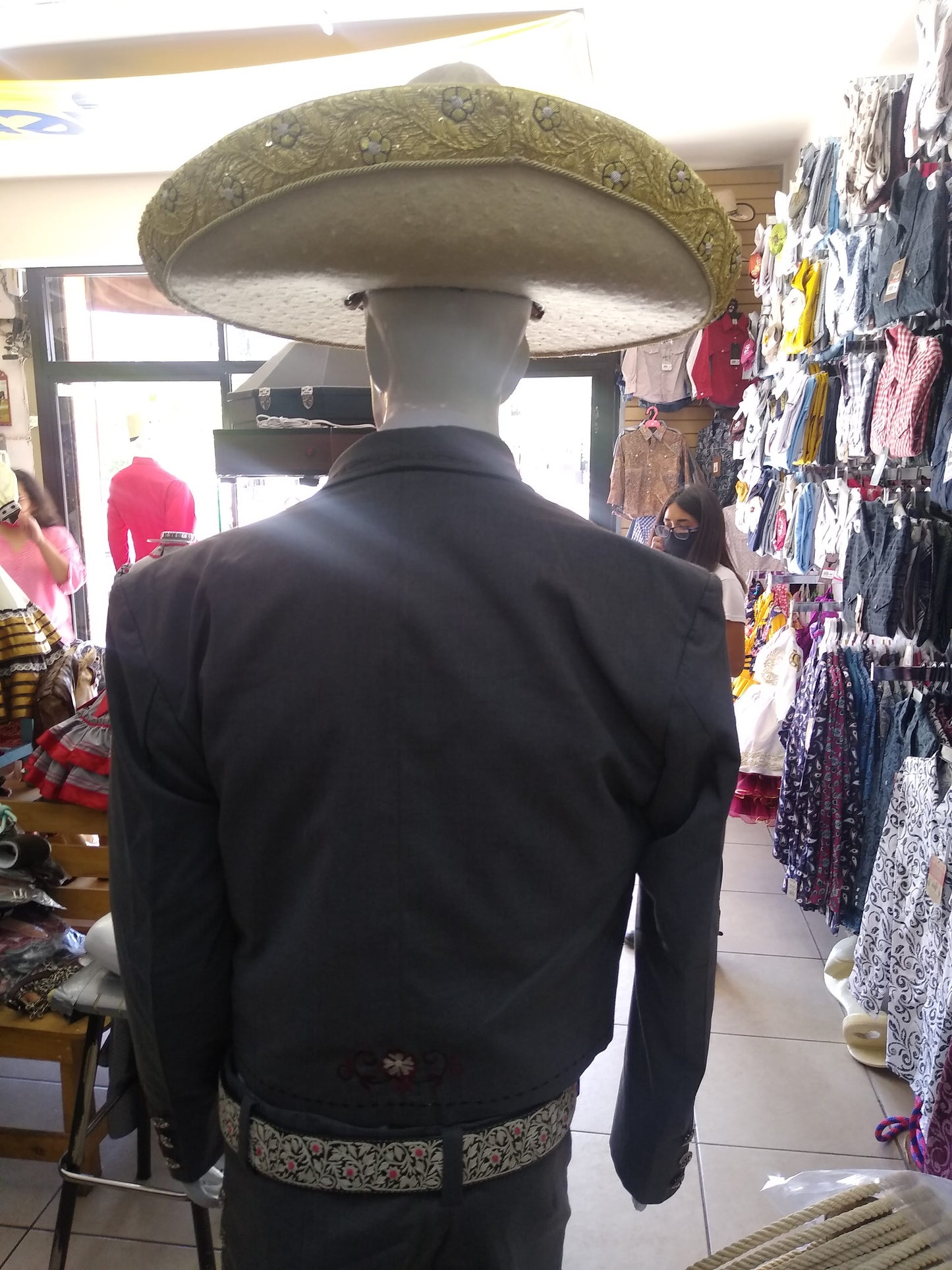 Traje Charro 3 Piezas, Media Gala, Bordado en Hilo Metalico.