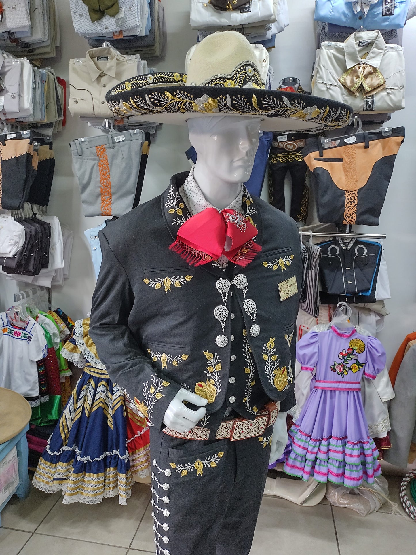 Traje Charro 3 Piezas, Bordado en Hilo Metalico,, Gala Completa.