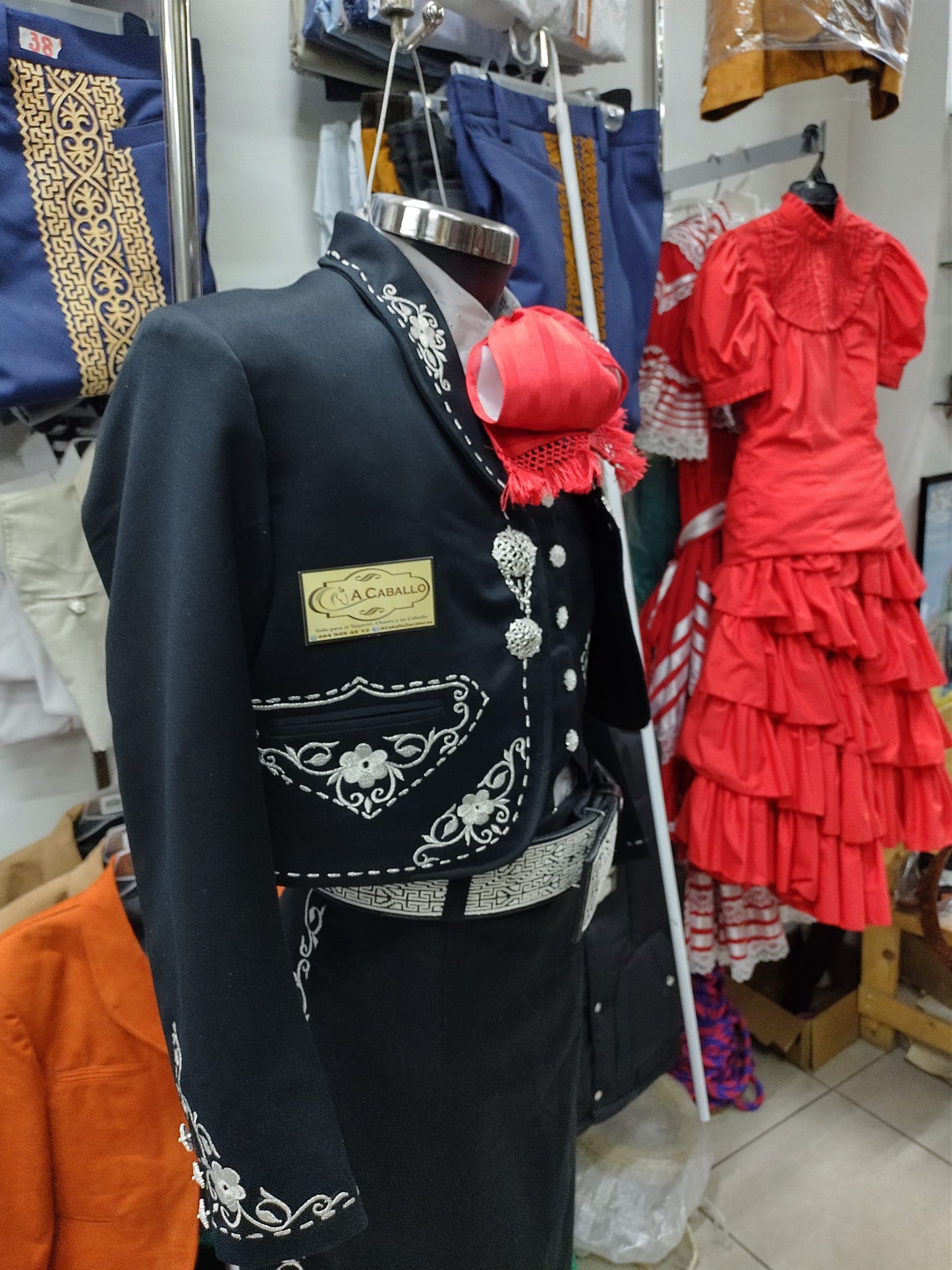 Traje Charro 3 Piezas Dama, Bordado en Hilo Metalico, Media Gala.