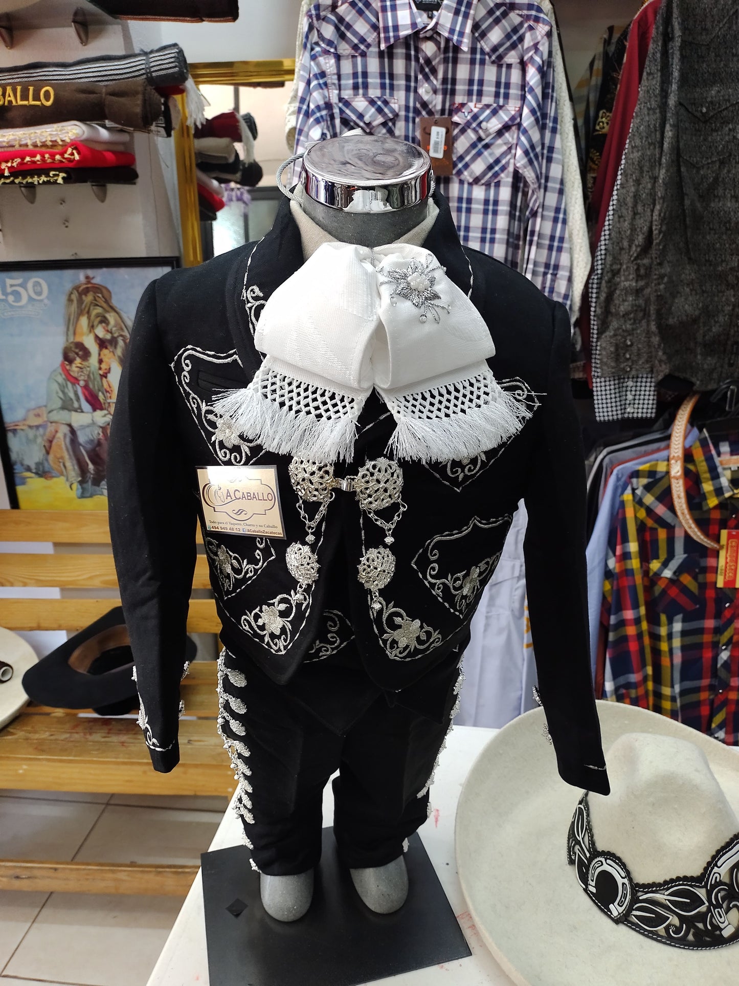 Traje Charro 3 Piezas Gala, Bordado en Hilo Metalico, Gala Completa en baño de plata.