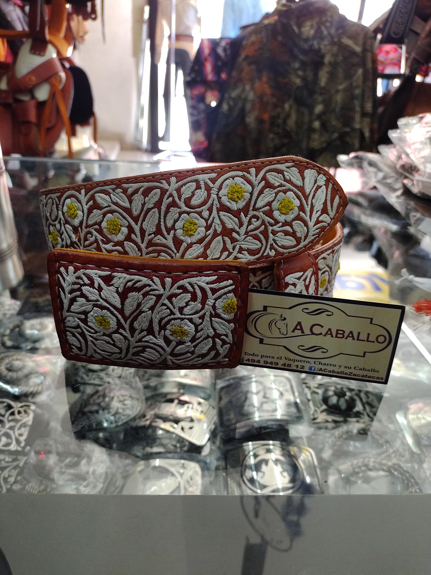 Cinto Piteado Guias Flores Abultadas Amarrillas