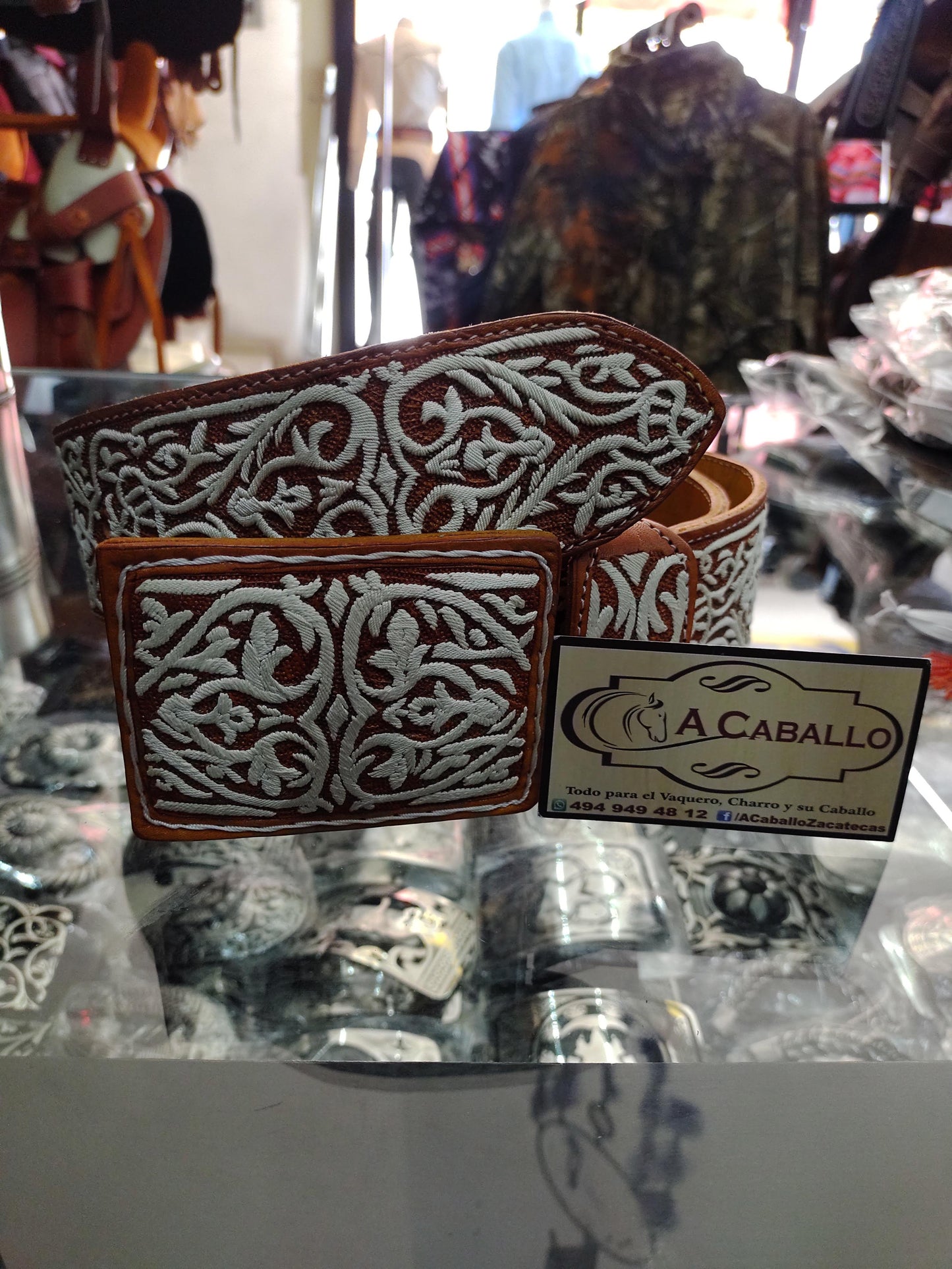 Cinto Piteado Guias Vaqueta Punteada a mano