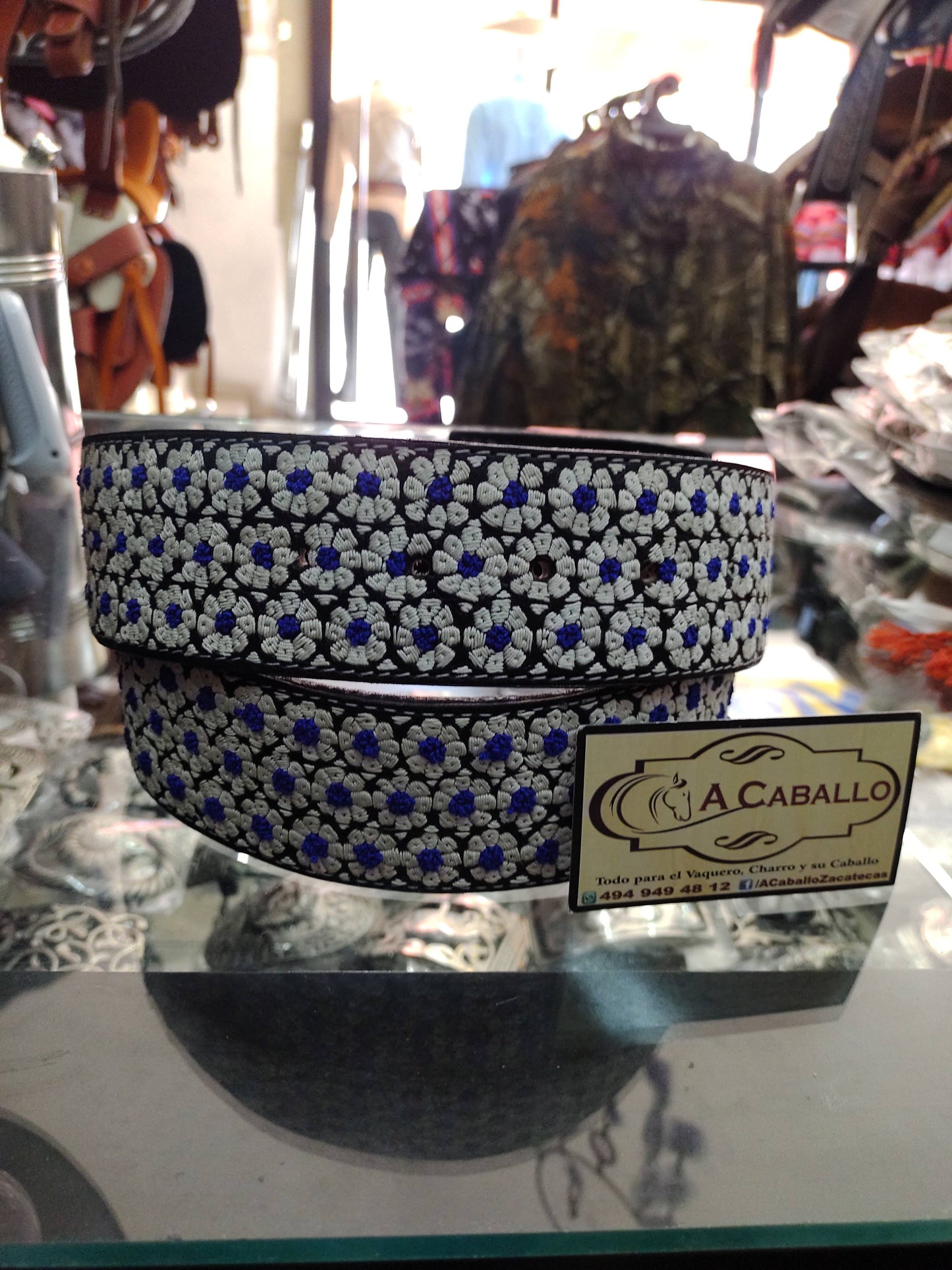 Cinto Piteado Mil Flores detalles en Azul Rey