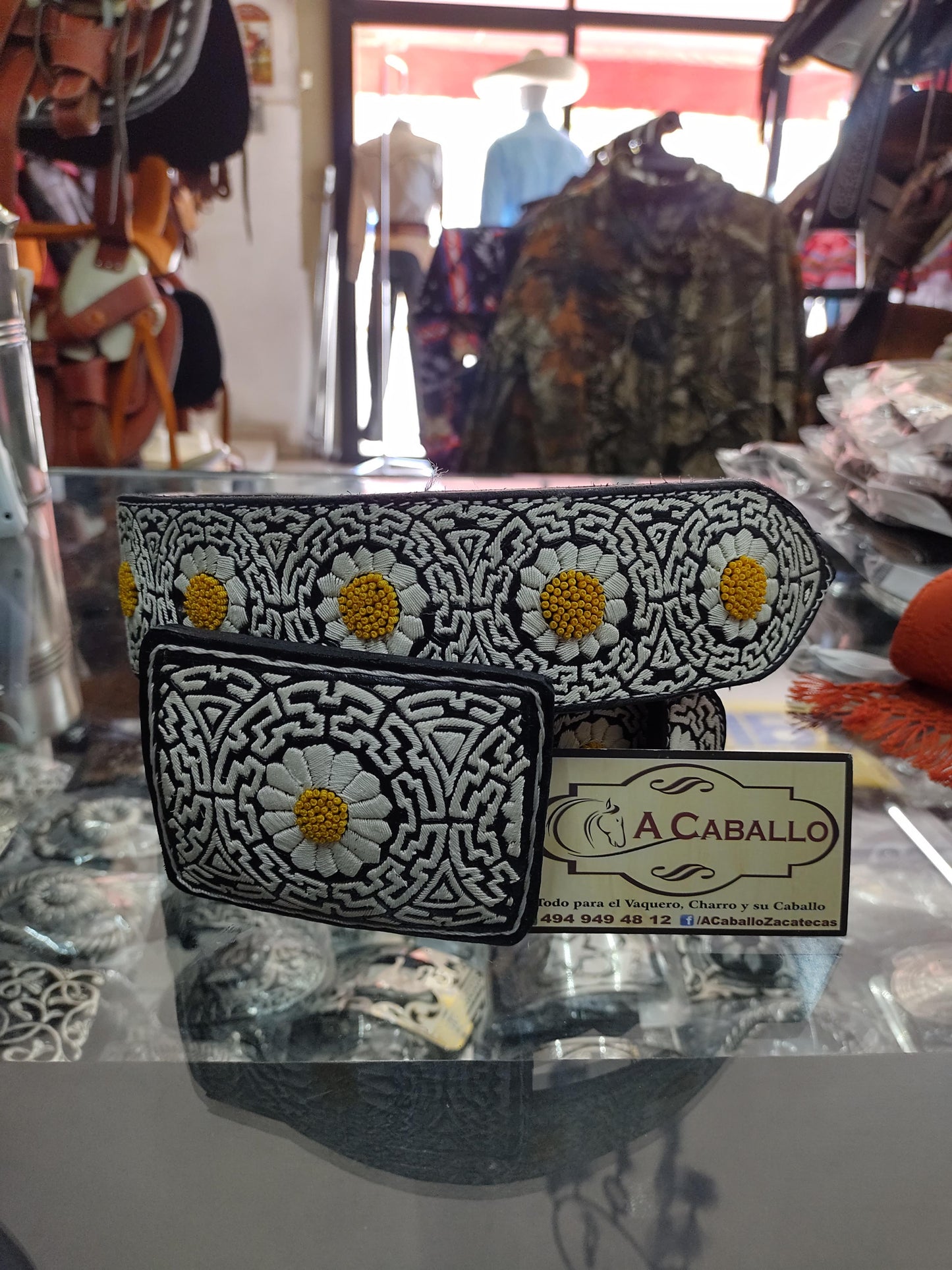 Cinto Piteado Greca Combinada Soles con Churros Amarillos