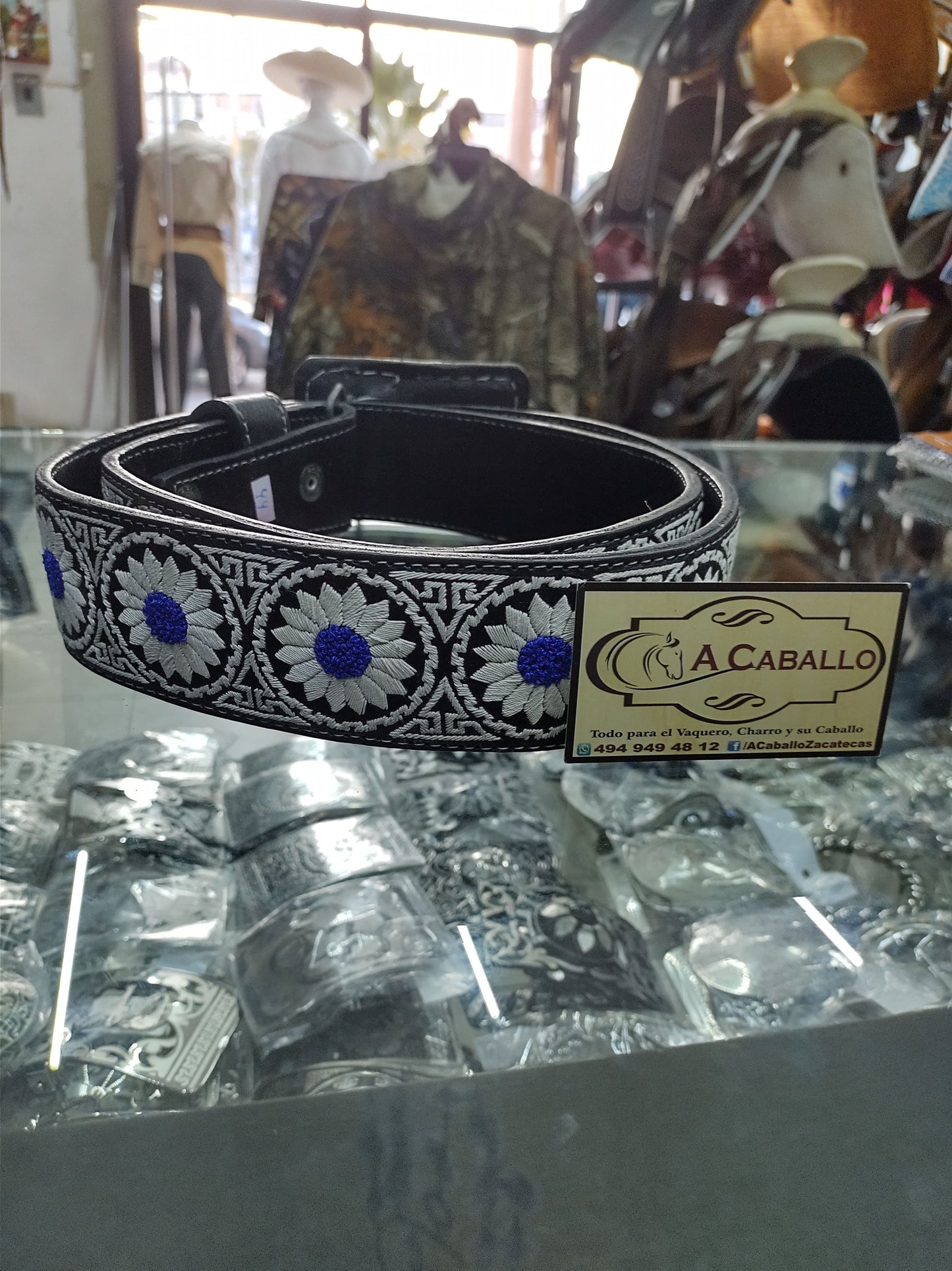 Cinto Piteado Soles & Churros Azules color Negro