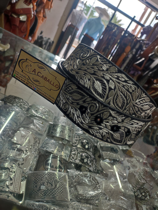Cinto Bordado en Hilo de Plata Diseño Hoja
