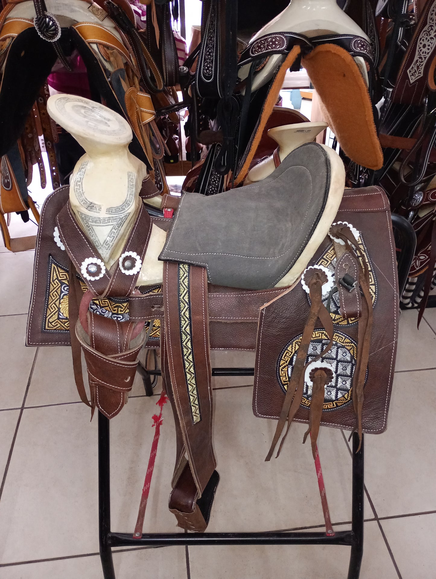 Montura Charra Niño Bordada.