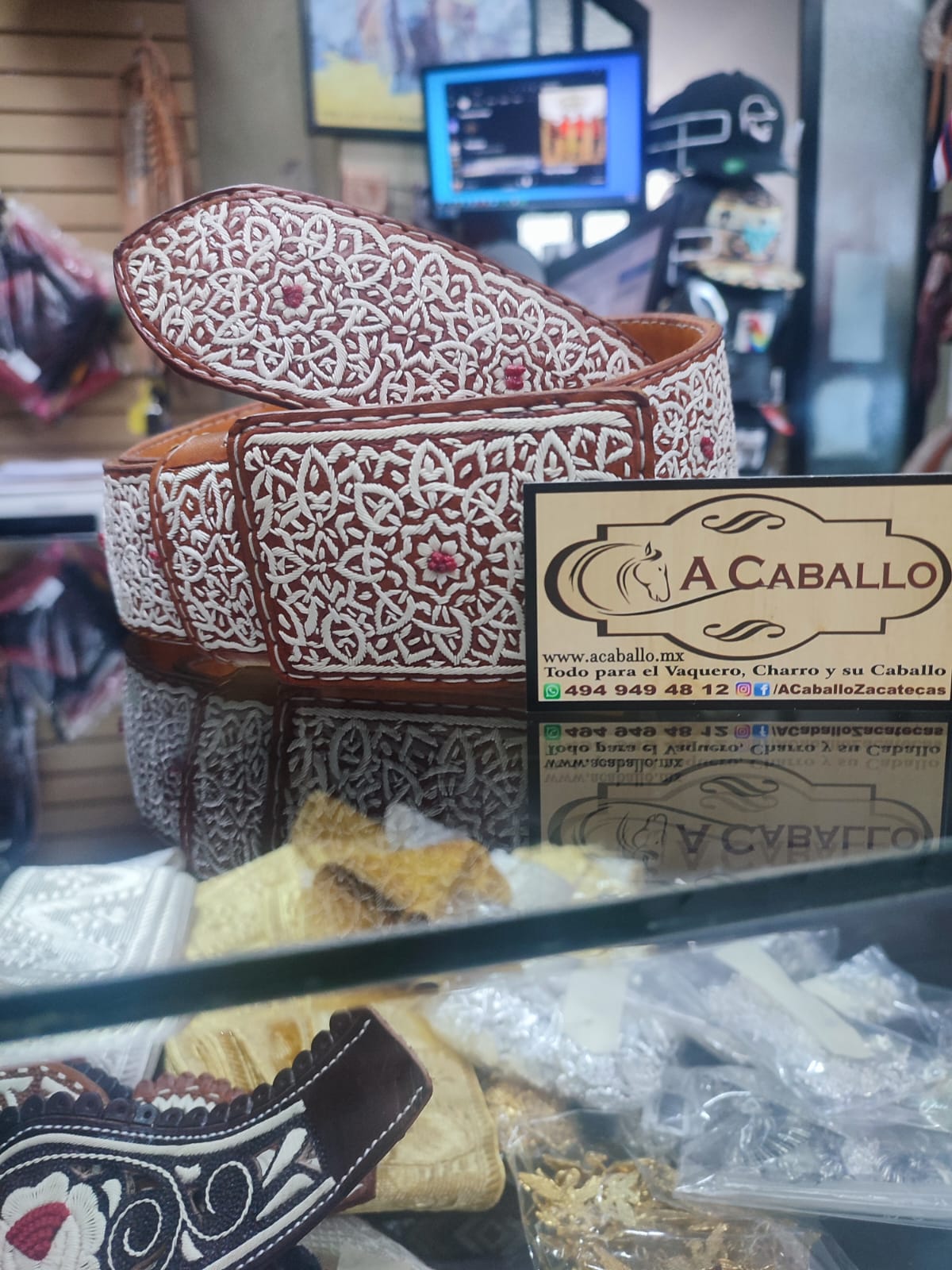 Cinto Piteado Extra Fino, Estrella con Flores y Churro en rojo