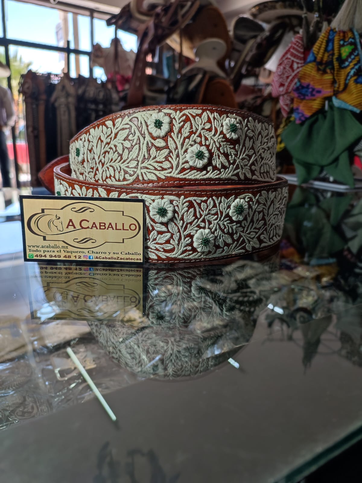 Cinto Piteado Extra Fino, Rameado en Flores Abultadas y Nudos en color Verde Olivo.