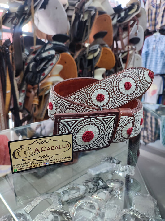 Cinto Piteado Extra Fino, Diseño Girasol con Churros en Rojo.