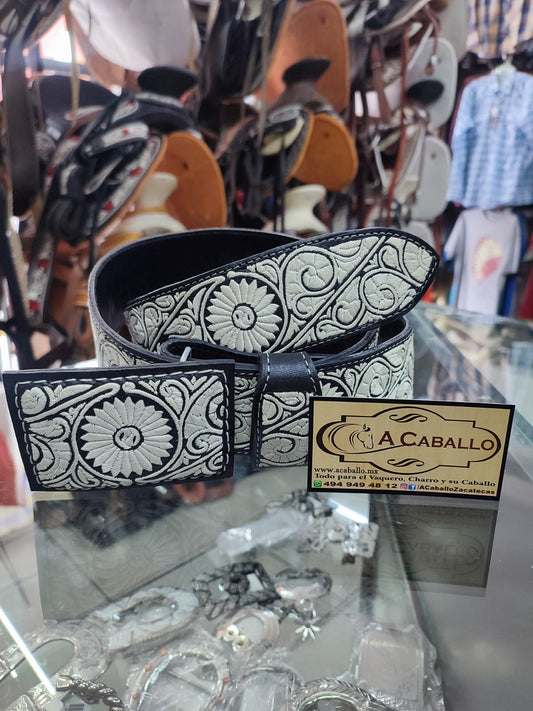 Cinto Piteado Extra Fino, Diseño Caracol en Vaqueta Negra.