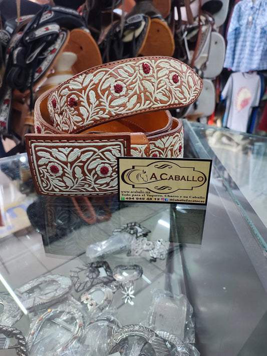 Cinto Piteado Extra Fino, Diseño Hoja de Parra en Vaqueta Color Miel