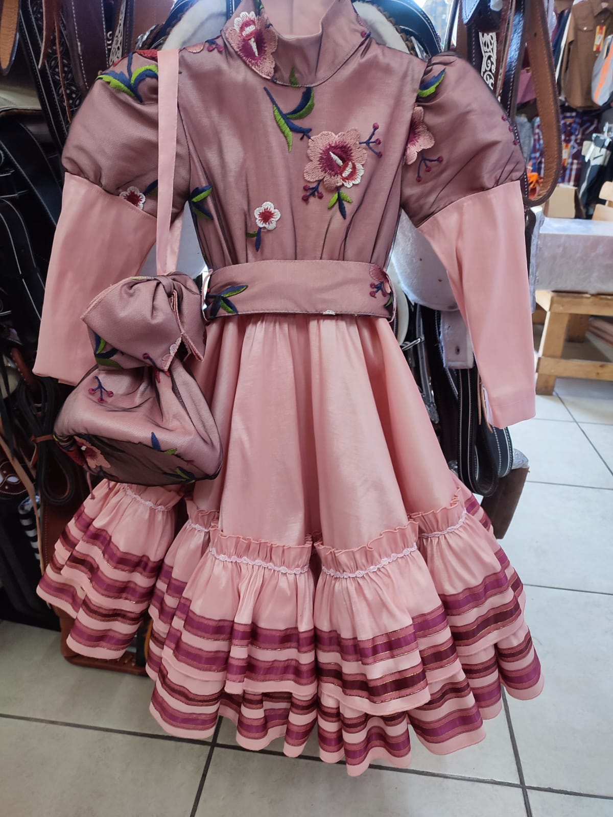 Vestido de Escaramuza Fino.