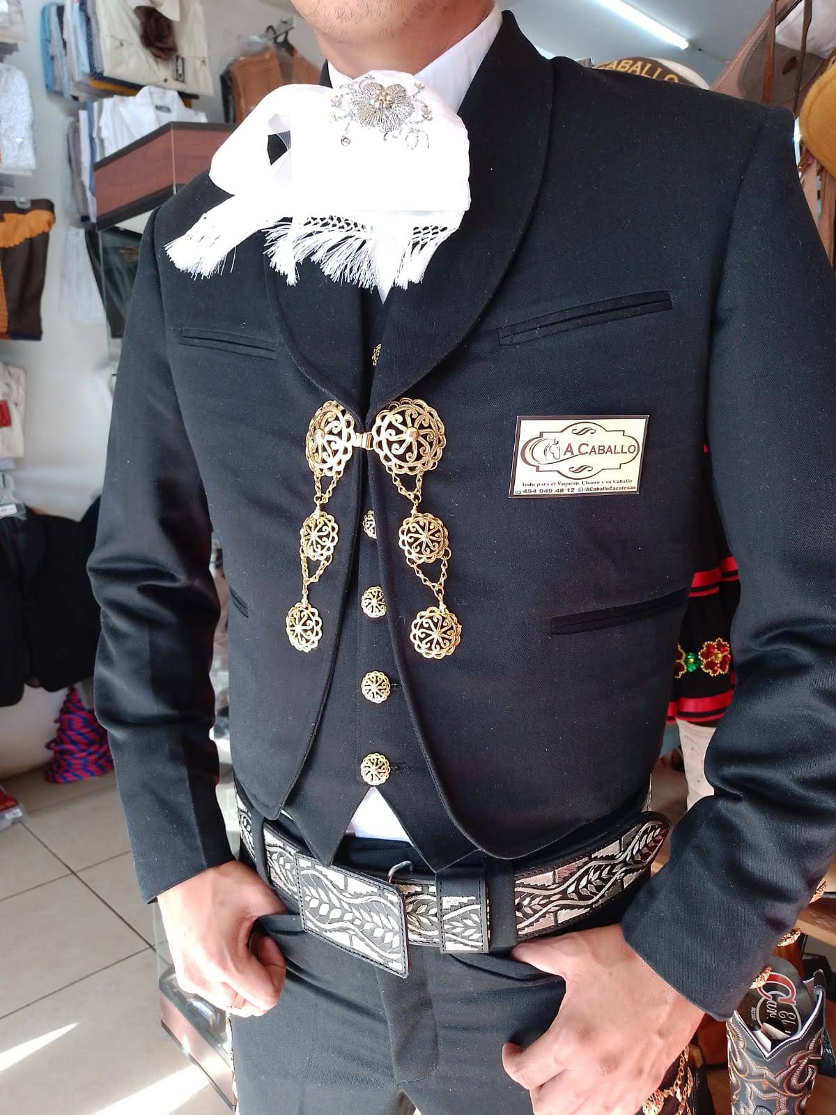 Traje Charro 3 Piezas Gala, Gala completa, Botonadura en Oro.