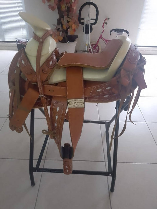 Montura Charra, Cola de pato.