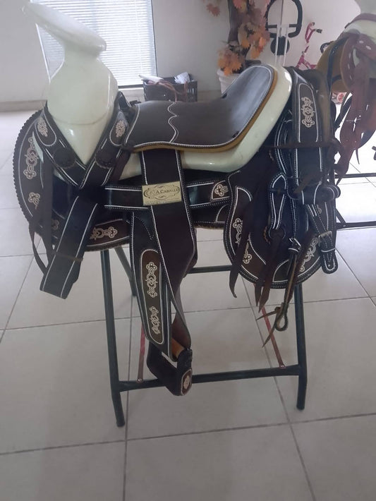 Montura Charra, Cola de pato.