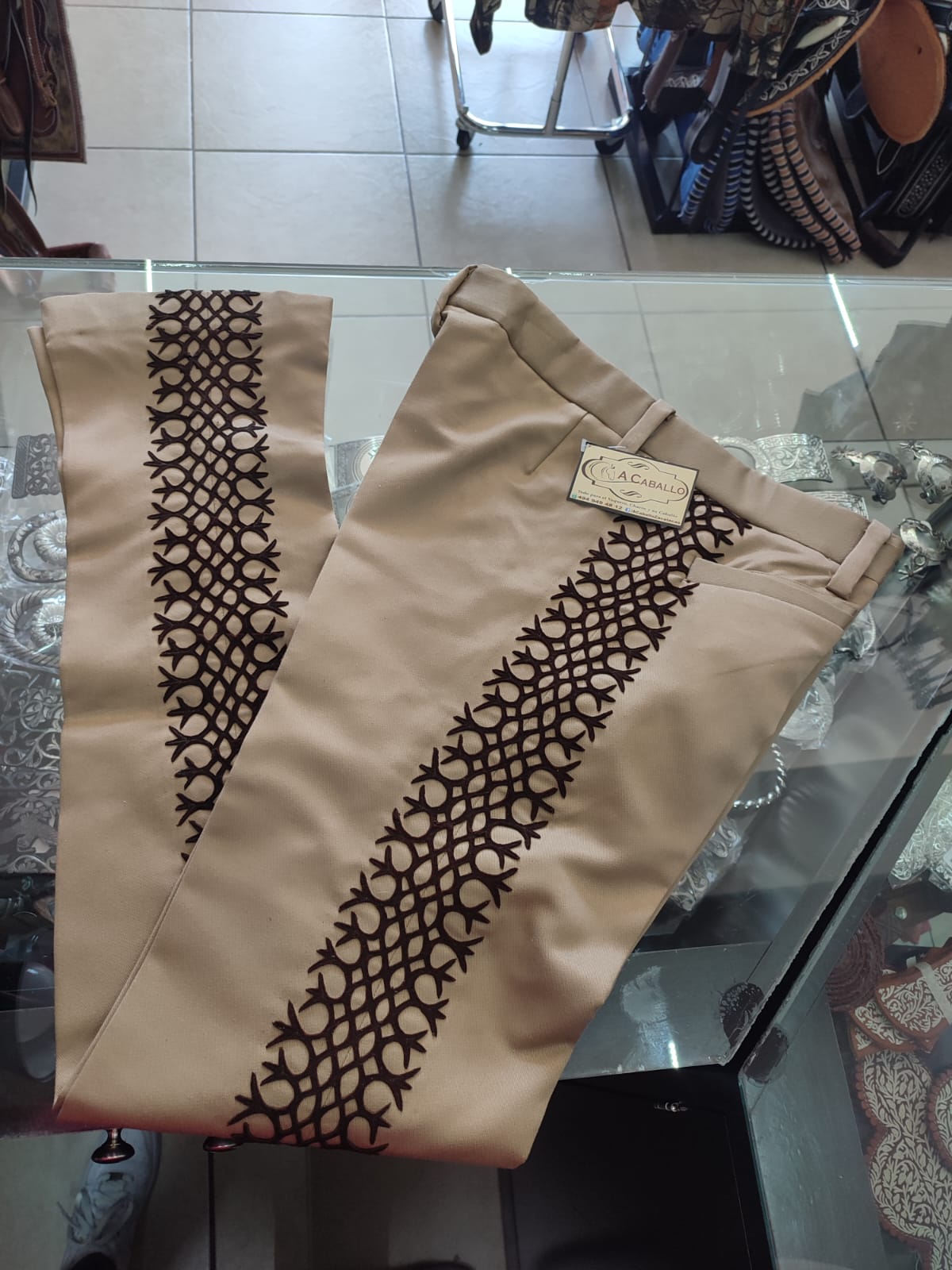Pantalon Charro Greca Doble Gamuza Color Cafe.