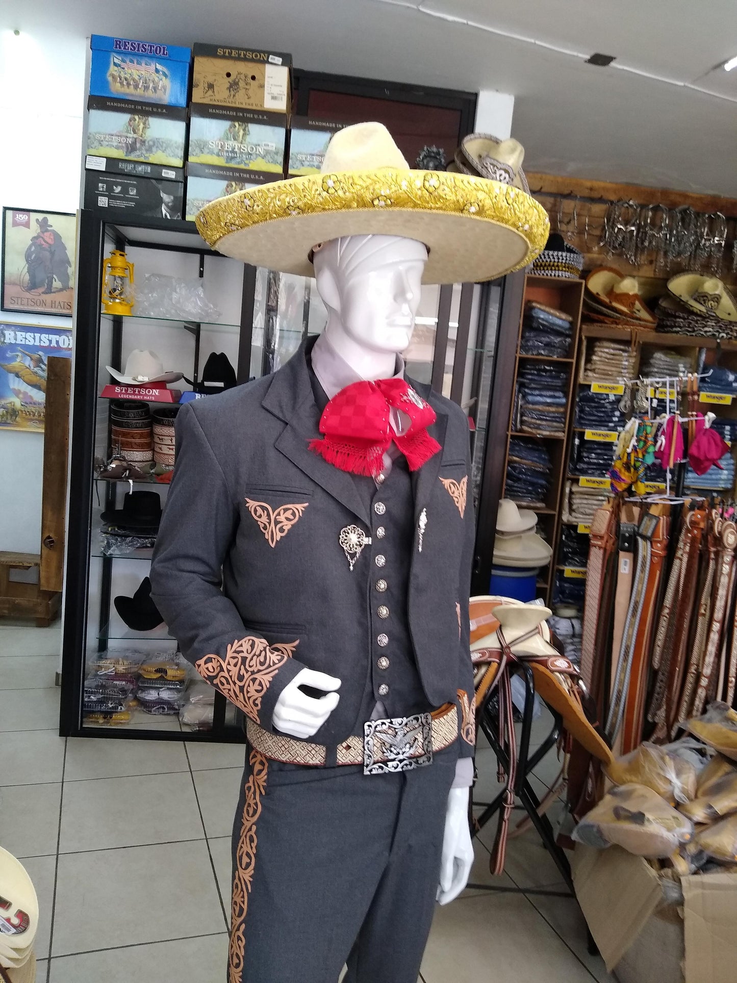 Traje Charro 3 Piezas Greca Sencilla Herraje En Chaquetilla y Chaleco