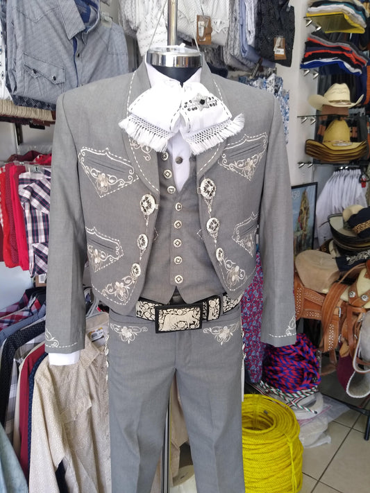 Traje Charro 3 Piezas, Bordado en Hilo Metalico, Media Gala.