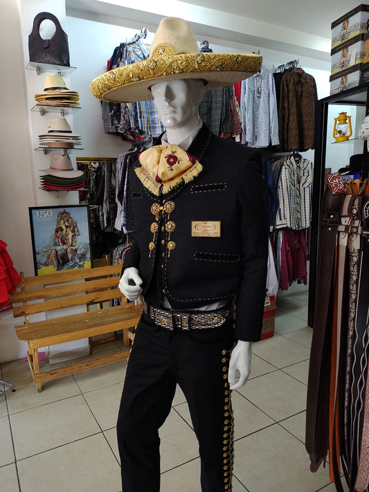 Traje Charro 3 Piezas, Con Prespunte a Mano en Chaquetilla, Gala Completa en color Oro.