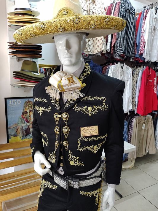 Traje Charro 3 Piezas, Bordado en Canutillo, Gala Completa en color Oro.