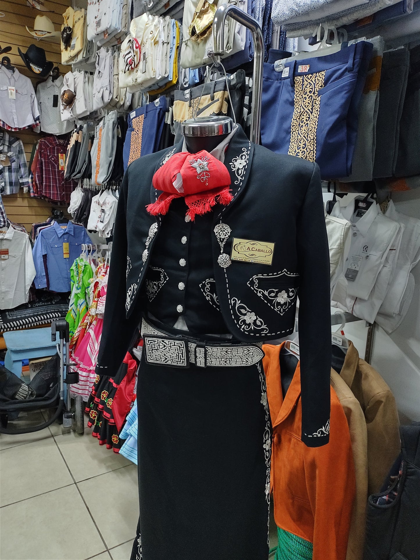Traje Charro 3 Piezas Dama, Bordado en Hilo Metalico, Media Gala.