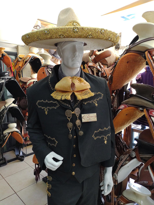 Traje Charro 3 Piezas, Media Gala, Bordado en Hilo Metalico, Botonadura en Chapa de Oro.
