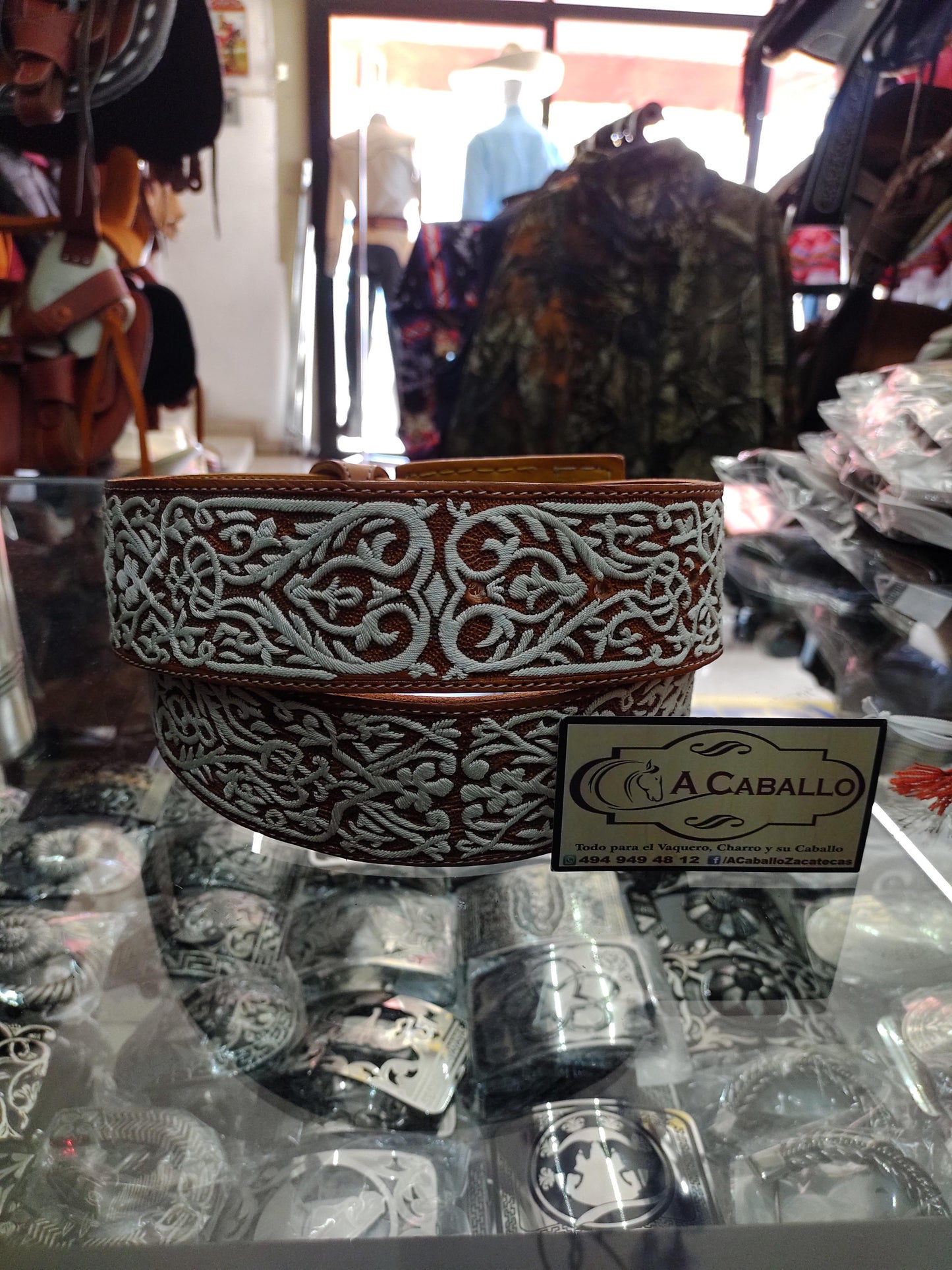 Cinto Piteado Guias Vaqueta Punteada a mano